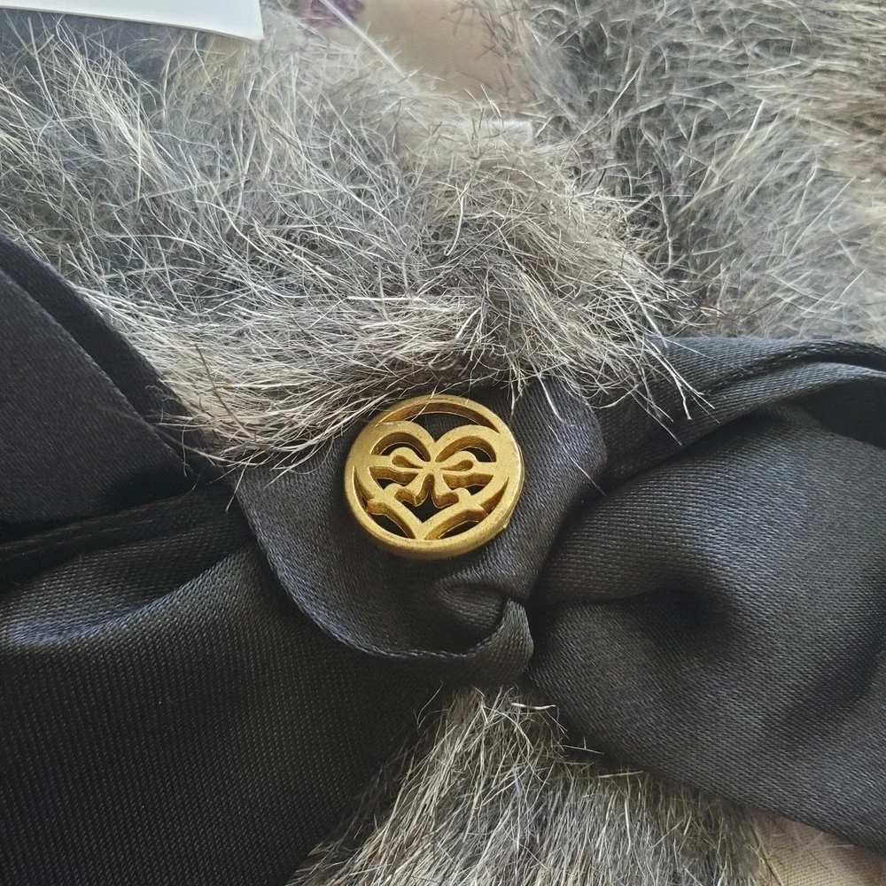 nwt Hartstrings Grey Faux Fur Shawl with Black Bow and Button Paris Eiffel Tower